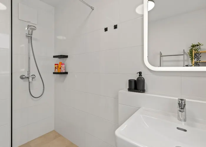 Long Term - Near Klinik Floridsdorf - On-site Parking For 19,90 Eur Wien