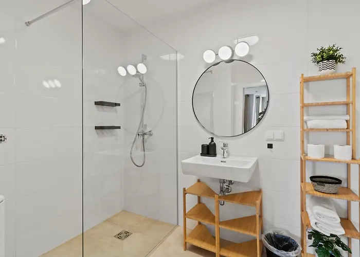 Apartment Long Term - Near Klinik Floridsdorf - On-site Parking For 19,90 Eur *
