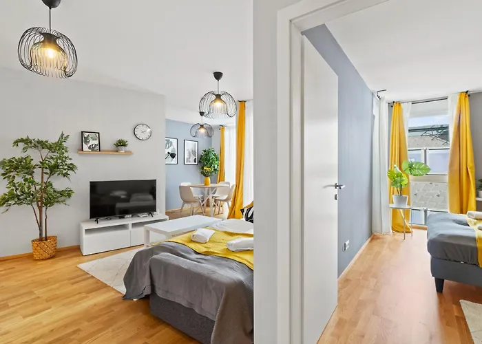 Long Term - Near Klinik Floridsdorf - On-site Parking For 19,90 Eur דירה